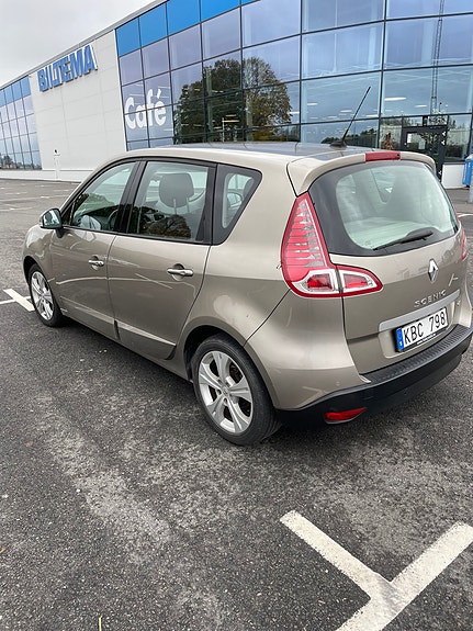 Renault Scenic III 2 of 12