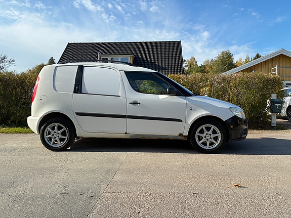 Skoda Roomster 2 of 7