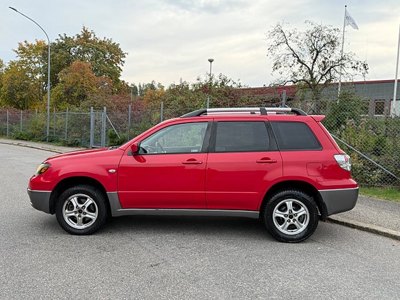 Mitsubishi Outlander 2 of 22