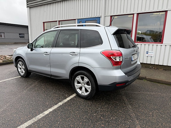 Subaru Forester 4 of 18
