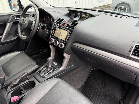 Subaru Forester 2 of 18