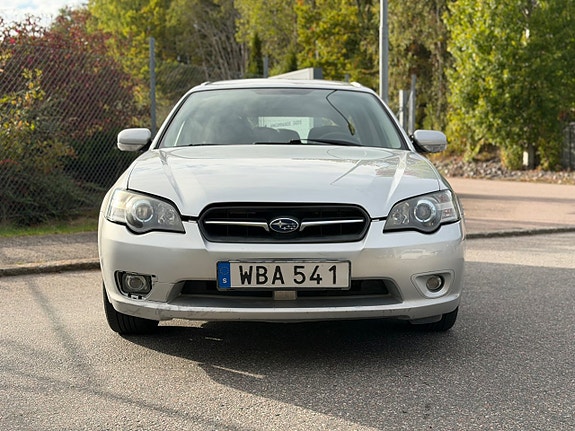 Subaru Legacy 4 of 17