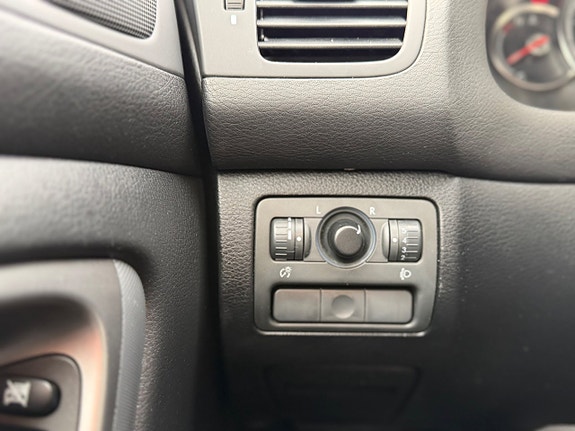 Subaru Legacy 11 of 17