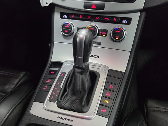 Volkswagen Passat Alltrack 13 of 19
