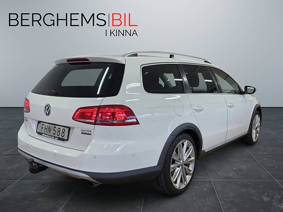 Volkswagen Passat Alltrack 4 of 19