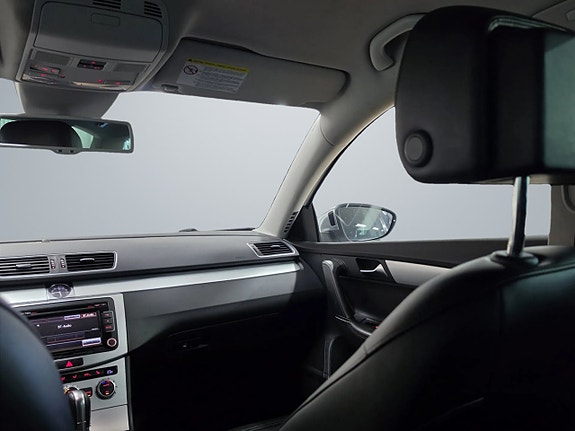 Volkswagen Passat Alltrack 12 of 19