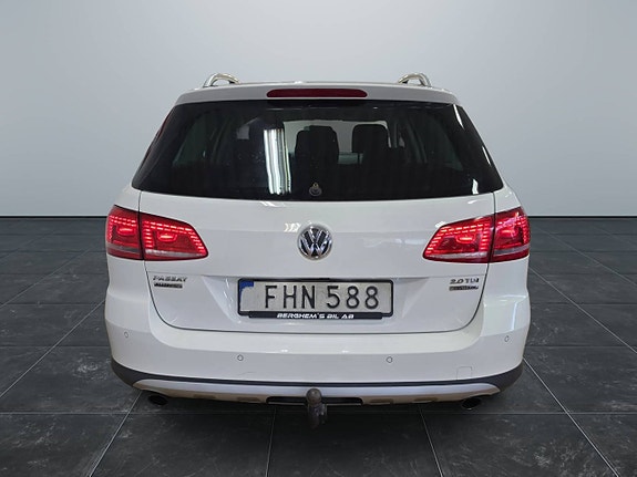 Volkswagen Passat Alltrack 5 of 19