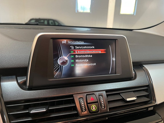 BMW 218d 18 of 20