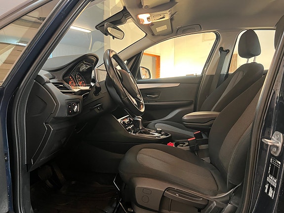 BMW 218d 9 of 20