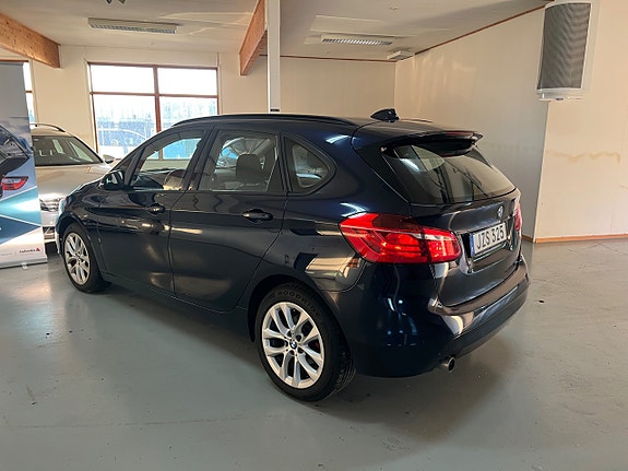 BMW 218d 4 of 20