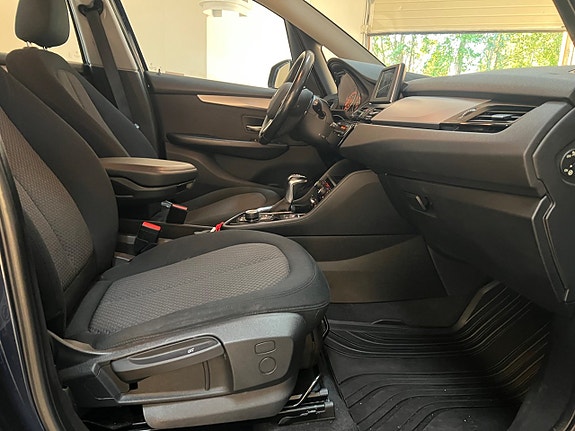 BMW 218d 13 of 20