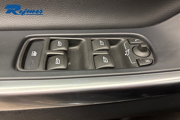 Volvo XC60 13 of 17