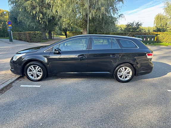 Toyota Avensis 11 of 13
