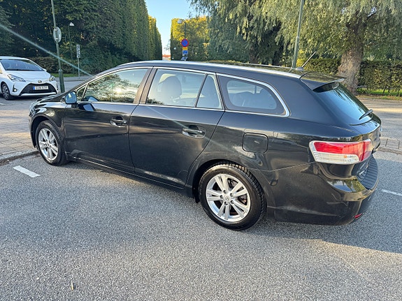 Toyota Avensis 10 of 13