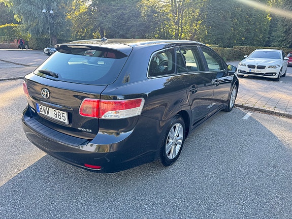 Toyota Avensis 7 of 13