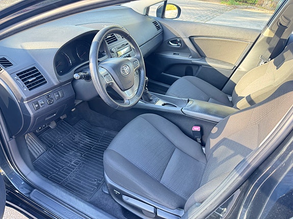 Toyota Avensis 12 of 13