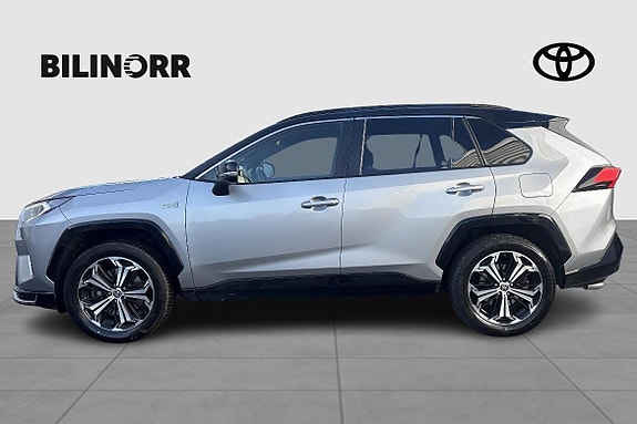 Toyota RAV4 4 of 17