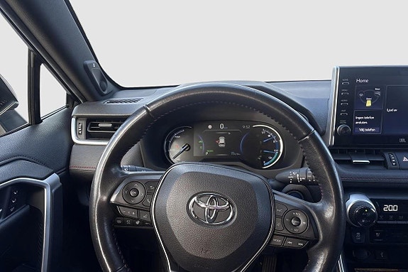 Toyota RAV4 12 of 17