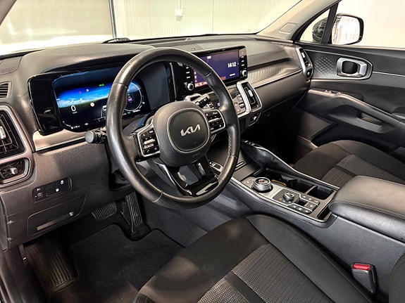 Kia Sorento 8 of 23