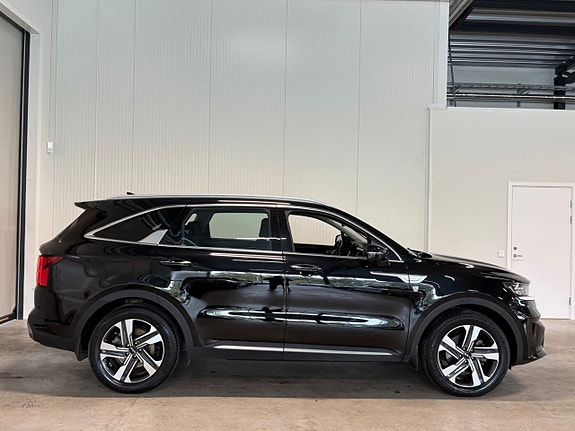Kia Sorento 3 of 23