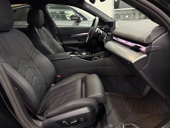 BMW 530e 8 of 13