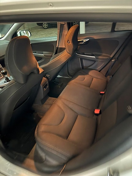Volvo V60 8 of 11