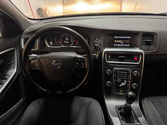 Volvo V60 7 of 11