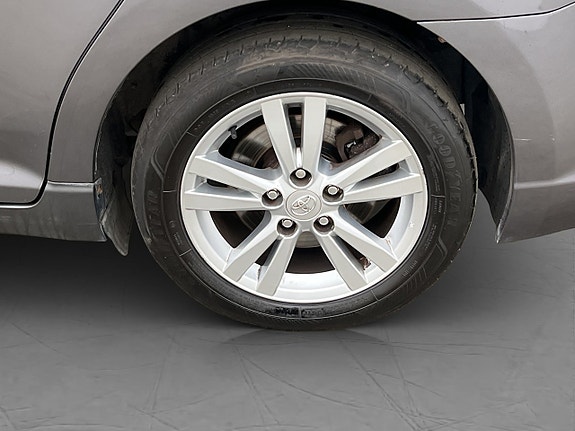 Toyota Avensis 27 of 27