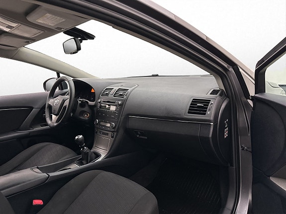 Toyota Avensis 21 of 27