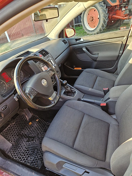 Volkswagen Golf V 4 of 5