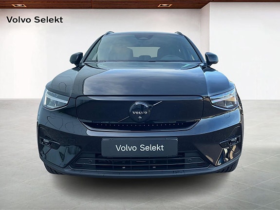 Volvo EX40 8 of 15