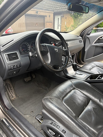Volvo XC70 6 of 10