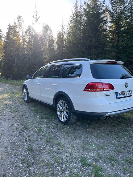 Volkswagen Passat Alltrack 5 of 16