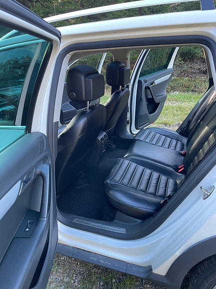 Volkswagen Passat Alltrack 11 of 16