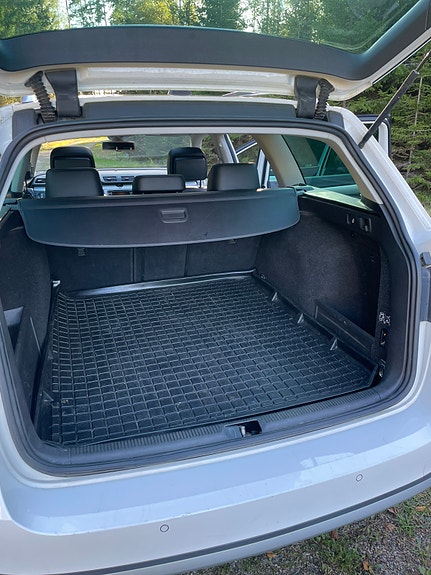 Volkswagen Passat Alltrack 10 of 16