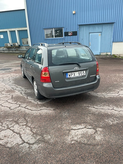 Toyota Corolla 3 of 10