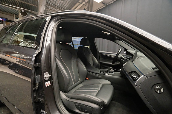 BMW 530e 19 of 25