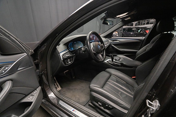 BMW 530e 15 of 25