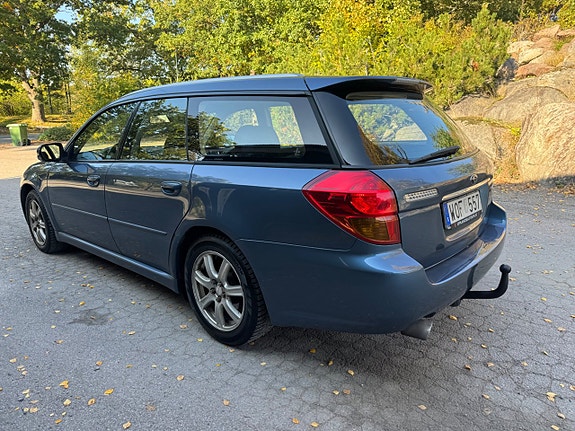 Subaru Legacy 5 of 24