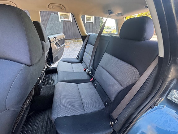 Subaru Legacy 10 of 24