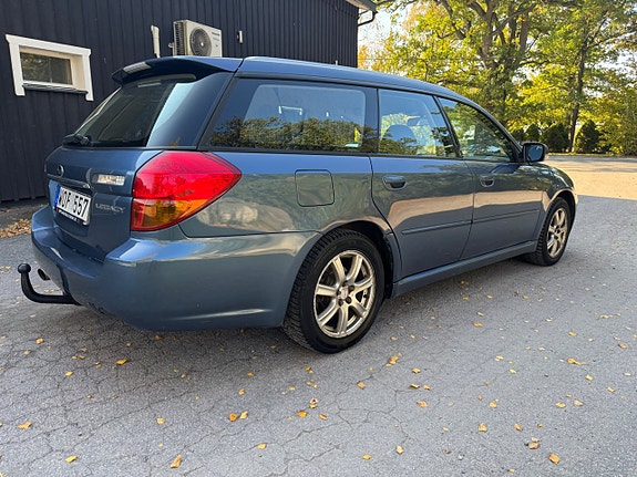 Subaru Legacy 4 of 24