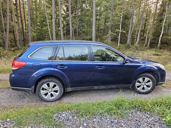 Subaru Outback 4 of 15