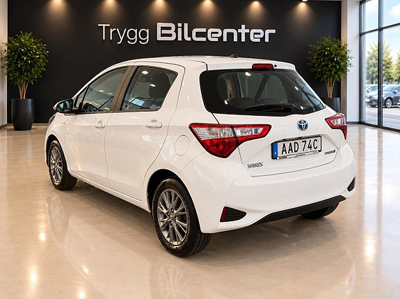 Toyota Yaris 3 of 23