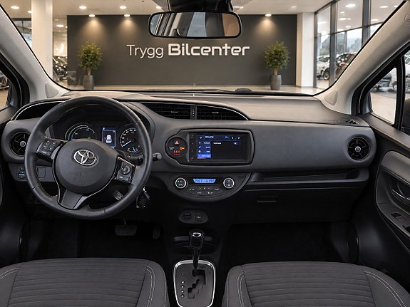 Toyota Yaris 11 of 23