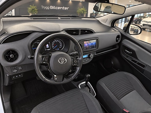 Toyota Yaris 18 of 23