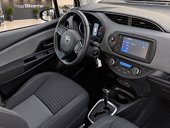 Toyota Yaris 20 of 23
