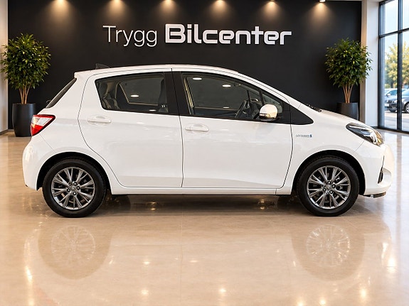 Toyota Yaris 6 of 23