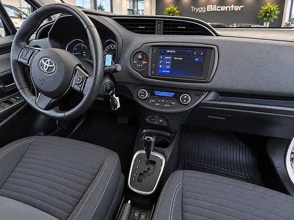 Toyota Yaris 15 of 23