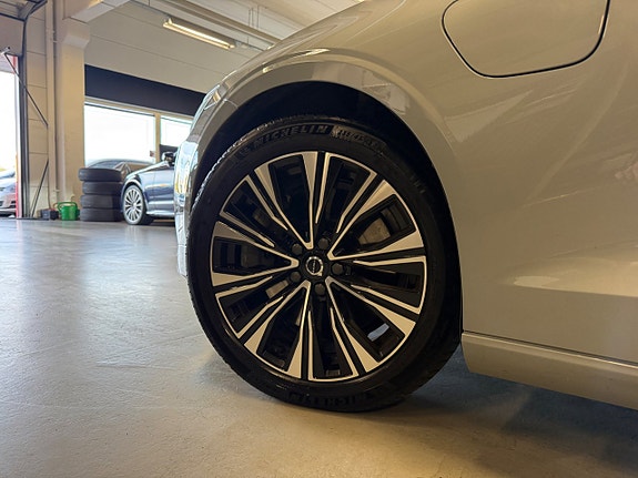 Volvo V60 11 of 27