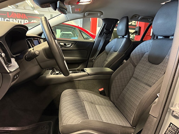 Volvo V60 16 of 27